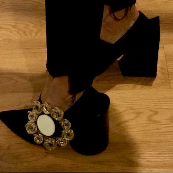 JACQUEMUS amazing black velvet shoes w/one round one square heel.Art detail sz37 - Picture 9 of 9